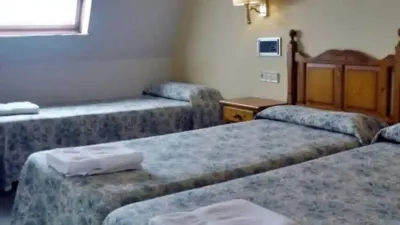 Edificio en venta en Santiago de Compostela - Vista 2