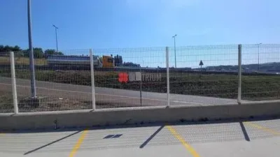 Nave industrial en alquiler en Rúa de Amio - Més