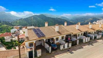 Semi-detached house in Almogía photo 4