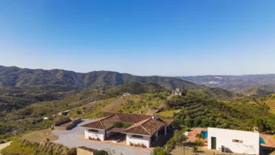 Villa in Canillas de Aceituno photo 4