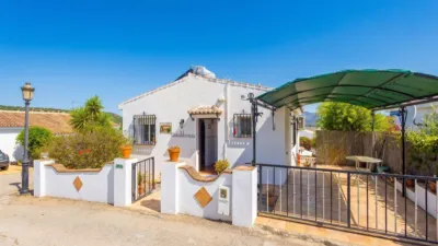 Villa in Alcaucín photo 8