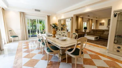 Villa in El Paraíso-Atalaya-Benamara photo 6