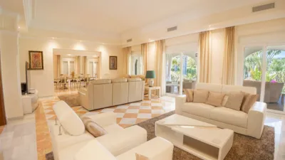 Villa in El Paraíso-Atalaya-Benamara photo 5