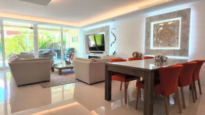 Townhouse in Marbella photo 13