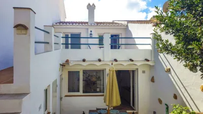 Townhouse in Alfarnate photo 2