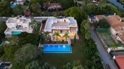 Villa in El Paraíso-Atalaya-Benamara photo 2