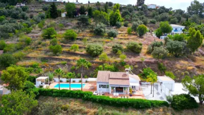Villa for sale in Sayalonga photo 3