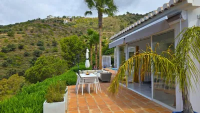 Villa for sale in Sayalonga photo 43