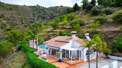 Villa for sale in Sayalonga photo 46