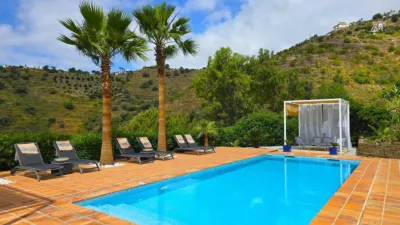 Villa for sale in Sayalonga photo 5