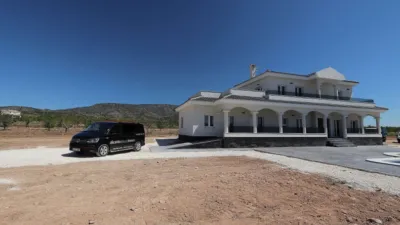 Chalet in El Pinós - Pinoso photo 21