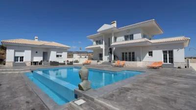 Chalet in El Pinós - Pinoso photo 5