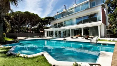 Villa in Castelldefels photo 3