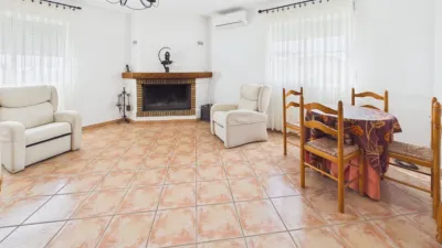 Casa – Albatera, Urbanización Serralba - Més