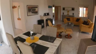 House in the Centre photo 15