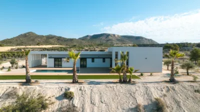 Chalet in El Pinós - Pinoso photo 2