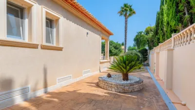 Chalet in La Fustera photo 25