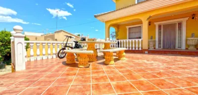 Chalet en venta en Orihuela Costa - Más