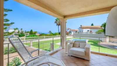 Chalet in La Fustera photo 5