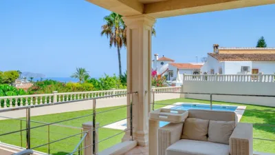 Chalet in La Fustera photo 6