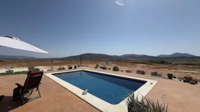 Chalet in El Pinós - Pinoso photo 8