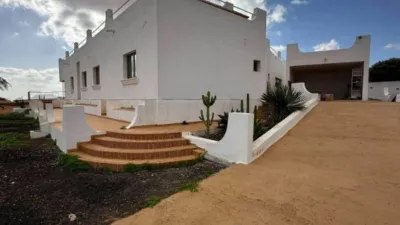 House in Triquivijate photo 8
