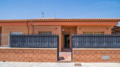Chalet in El Pinós - Pinoso photo 2