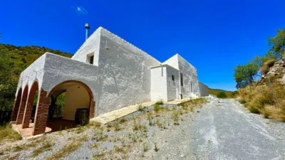 House in Sierro photo 33