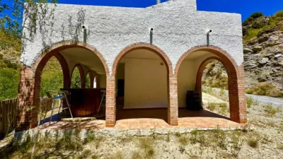 House in Sierro photo 32