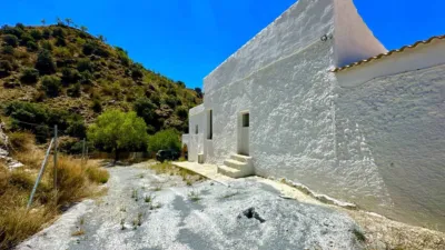 House in Sierro photo 49