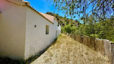 House in Sierro photo 39