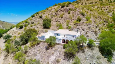 House in Sierro photo 3