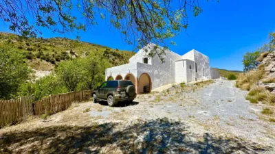 House in Sierro photo 52