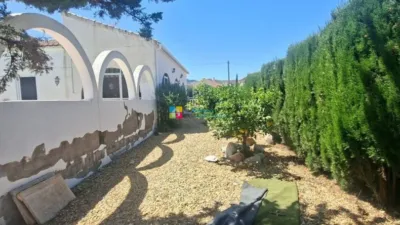 Villa for sale in Los Carrascos, Arboleas. A spacious 3-bedroom villa located in the highly sought-after area of Los Carrascos, Arboleas, offering privacy, generous outdoor areas and a peaceful setting. The property is fully enclosed with a gated entrance. Situated on a quiet side street, it borders an open plot. The house comprises 3 bedrooms, one with an en-suite bathroom, and air conditioning installed in 5 rooms. It features a large living room with a fireplace, a separate dining area, and a fully equipped kitchen. A spacious enclosed external terrace provides additional space for relaxation and entertaining, opening directly onto the pool area. At the rear, there is a large terrace adjacent to the swimming pool, complete with an outdoor shower. To the front, another terrace benefits from a pergola, while the side of the house includes a private, walled garden with mature flowers. There is also a garden storage room. In the front of the property, a driveway offers parking space for one car. The villa is sold unfurnished, although the owner is willing to negotiate on furniture if required. The property requires some improvements and redecoration, though these are purely cosmetic. The owner is open to offers, making this an excellent opportunity for those looking to personalise and adapt a villa to their taste. A lovely home in a tranquil location, featuring a private pool, expansive terraces and plenty of potential. photo 23