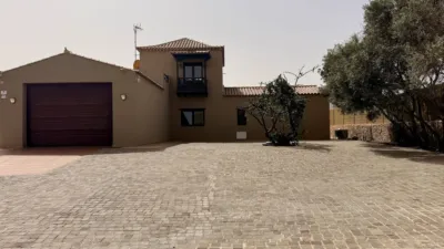 Villa in El Matorral photo 10
