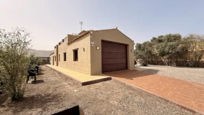 Villa in El Matorral photo 9