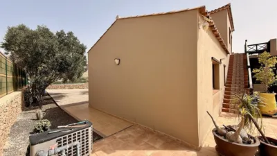 Villa in El Matorral photo 4