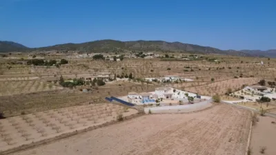 Chalet in El Pinós - Pinoso photo 8
