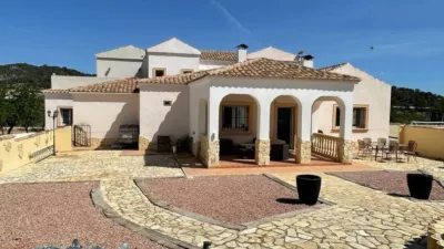 Chalet in El Pinós - Pinoso photo 4