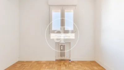 Apartment in Guindalera photo 4