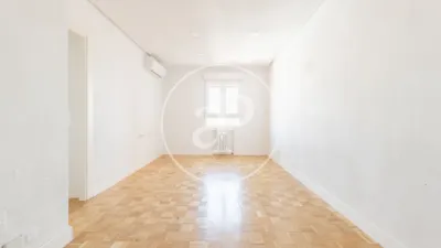 Apartment in Guindalera photo 3