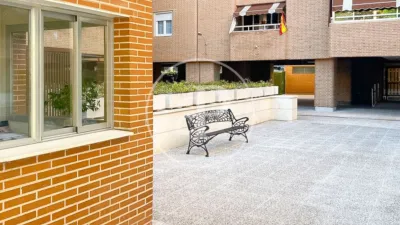 Apartment in Alameda de Osuna photo 9