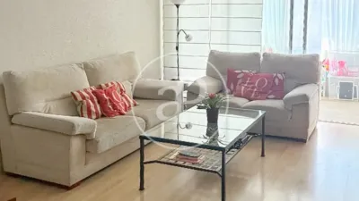 Apartment in Alameda de Osuna photo 2