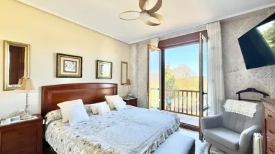 Chalet on Calle de Gorbea photo 9