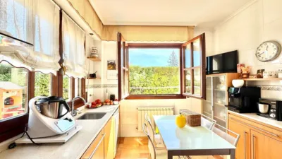 Chalet on Calle de Gorbea photo 8