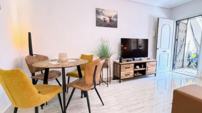 Apartment in Las Filipinas-Villamartín-Canal Norte photo 12