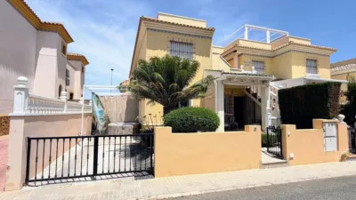 Apartment in Las Filipinas-Villamartín-Canal Norte photo 4