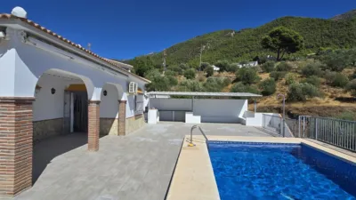 Villa in Alcaucín photo 4