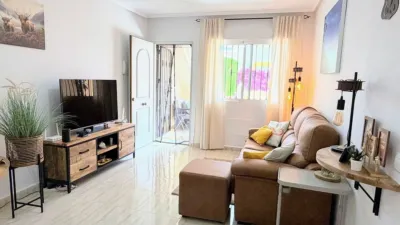 Apartment in Las Filipinas-Villamartín-Canal Norte photo 10