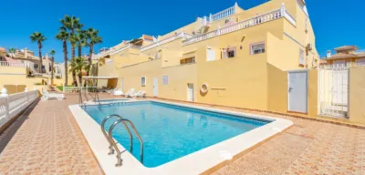 Casa – Orihuela, Urbanización Villacosta I, Villa Martín - Més